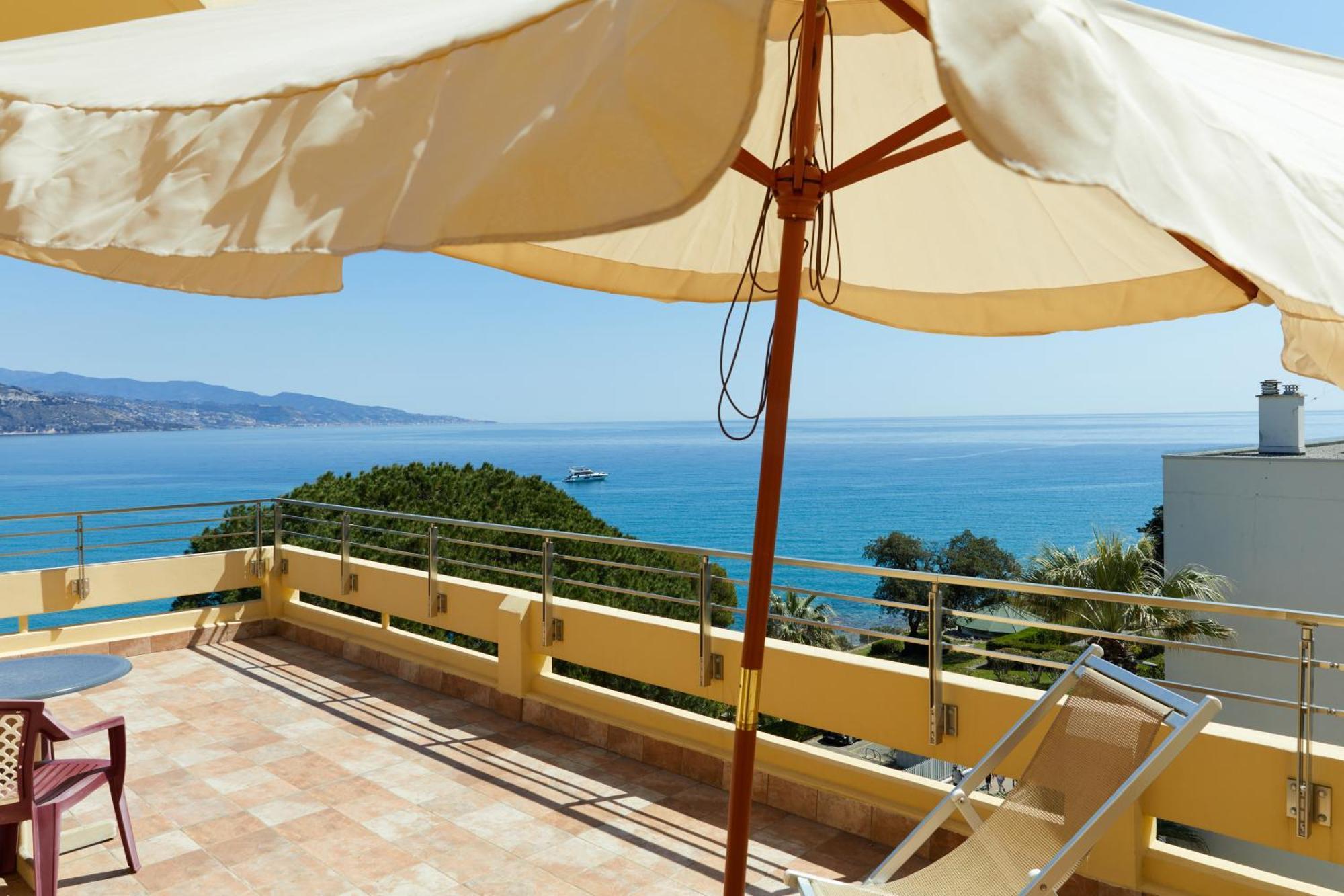 Hotel Alexandra Roquebrune-Cap-Martin Exterior photo